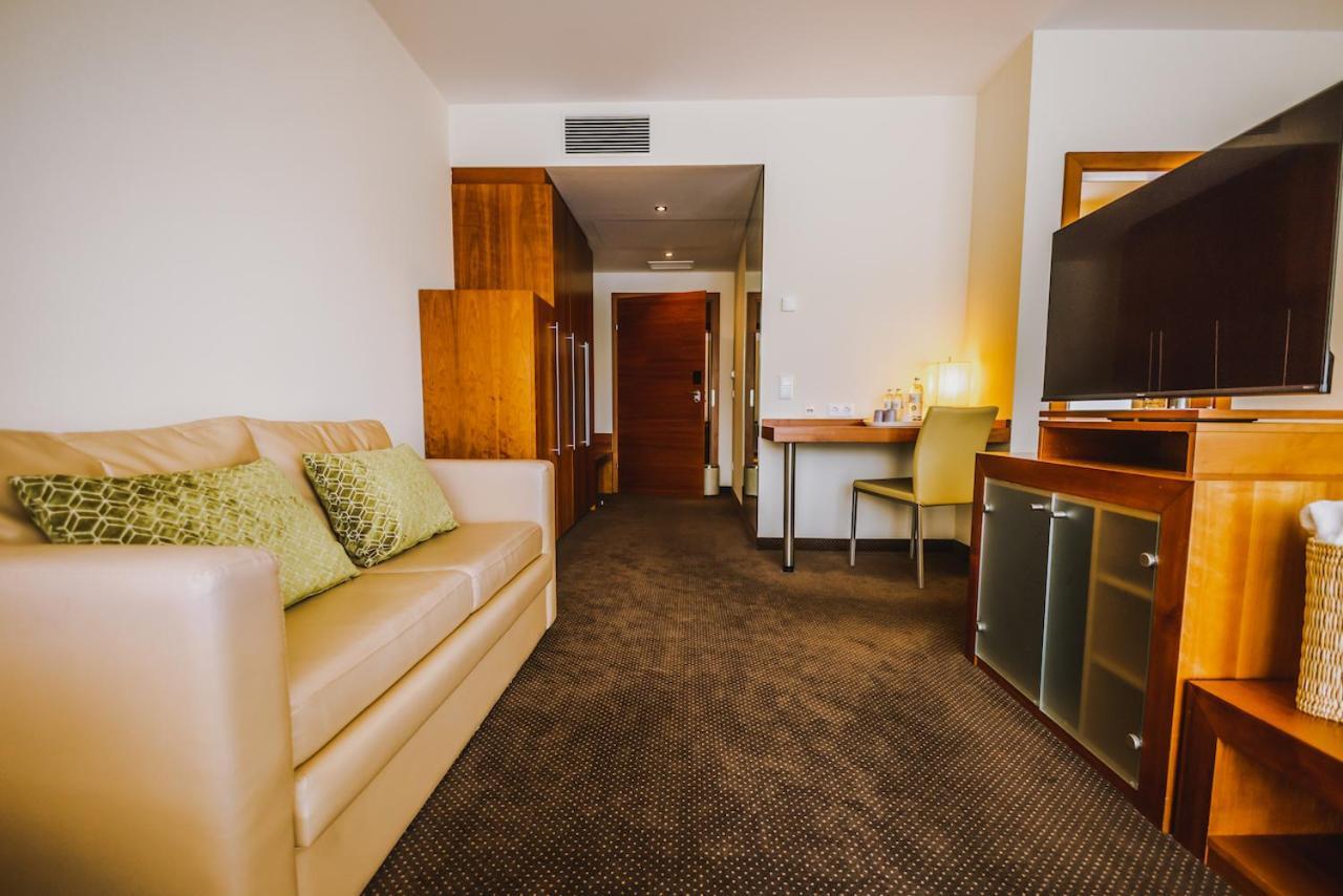 Seehotel Sued By S4Y Velden am Wörthersee Zewnętrze zdjęcie